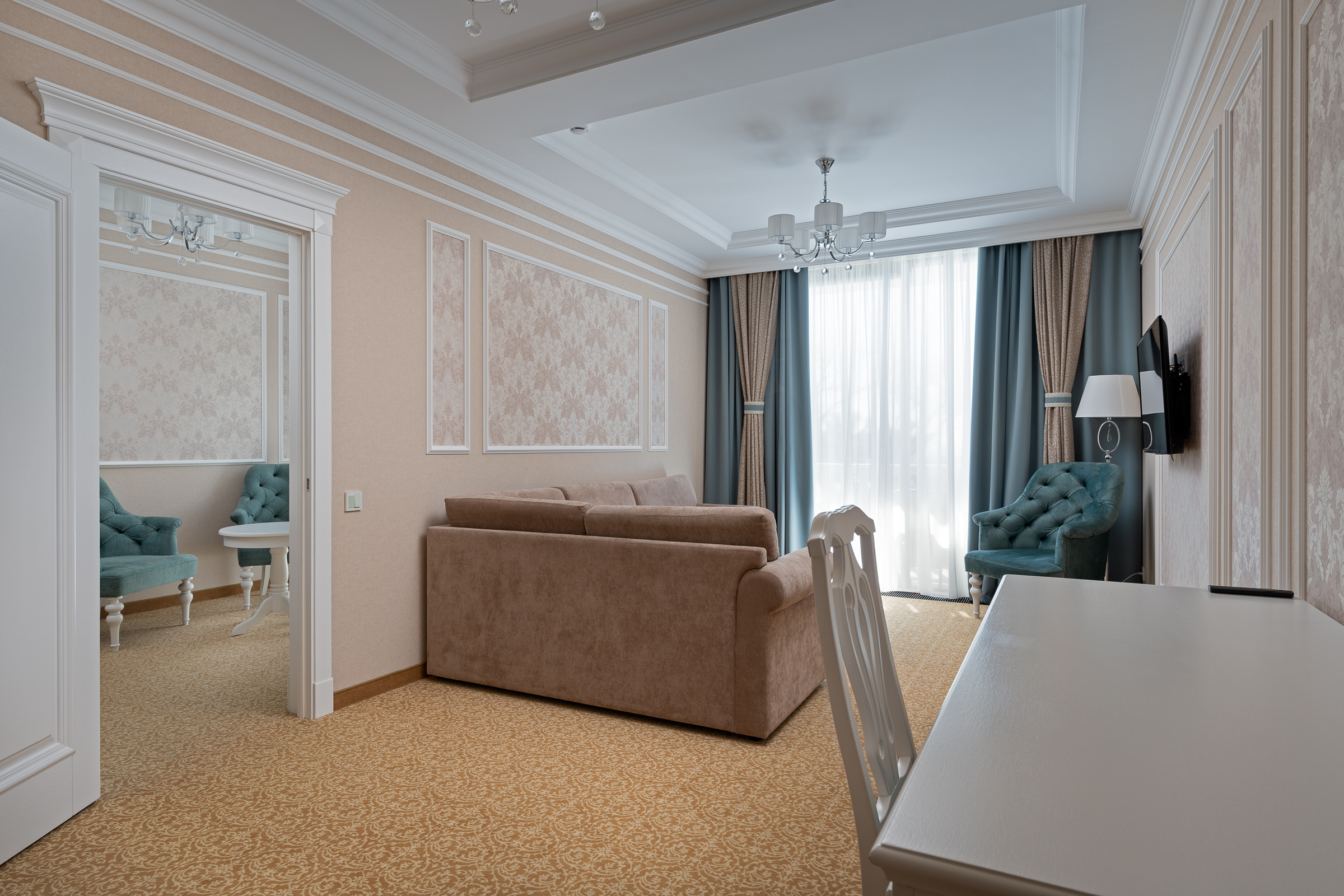 Фото Династия