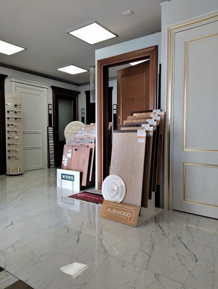 Doors Doors and interior solutions’s salon, Uhta, photo
