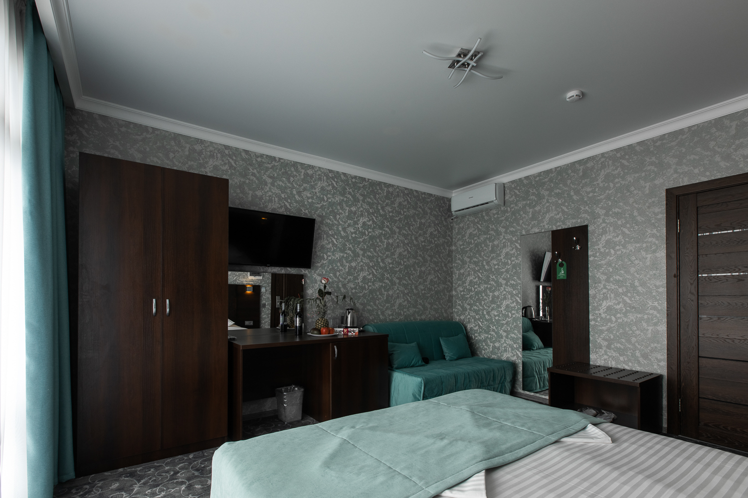 Фото Фемили отель