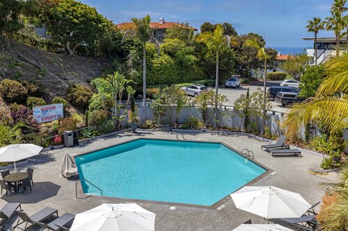 Гостиница Best Western Encinitas Inn & Suites at Moonlight Beach