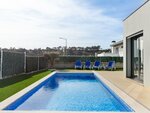 Luxury Villa in Foz de Arelho With Heated Swimming Pool