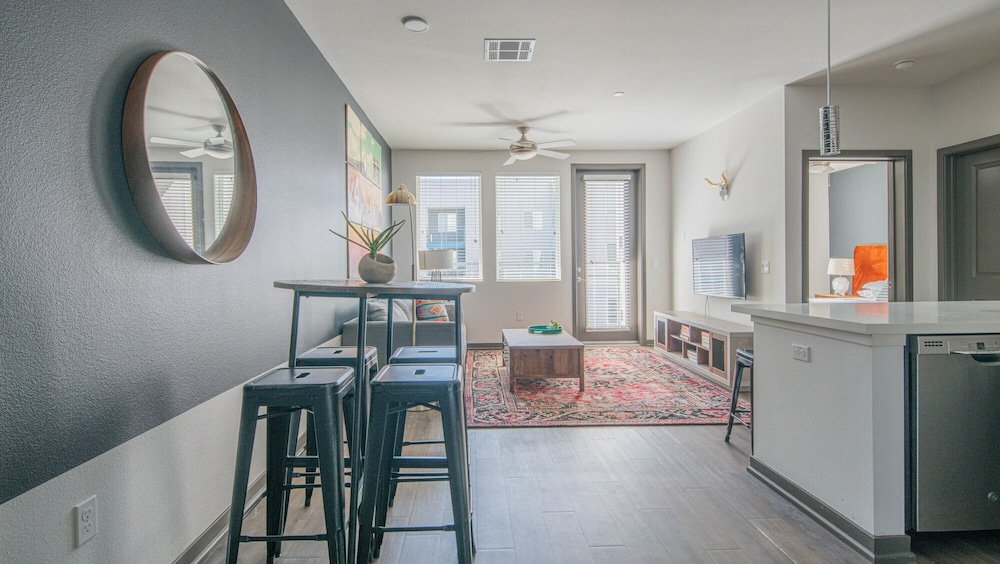 Фото Luxe Tempe Apartments by WanderJaunt