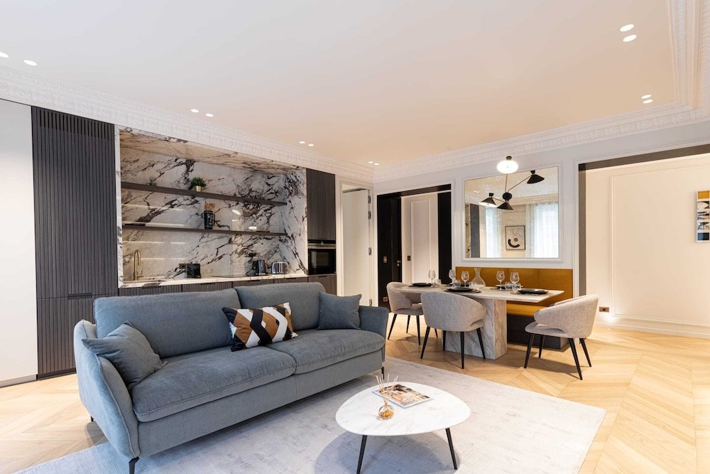 Фото HighStay - Champs Elysées - Serviced Apartments