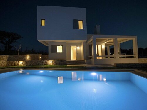 Гостиница Elegant Villa Giasemi With Private Pool, Near Beach & Amenities + BBQ Area