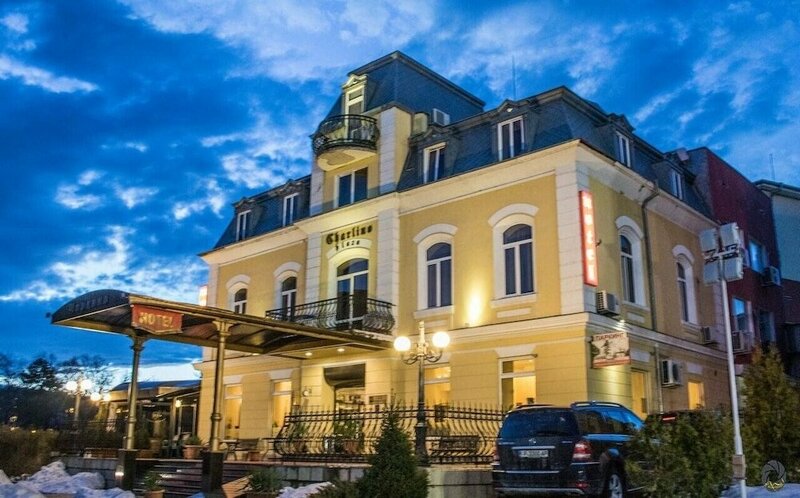 Гостиница Charlino Plaza в Русе