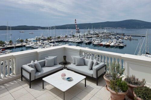 Гостиница Regent Porto Montenegro в Черногории