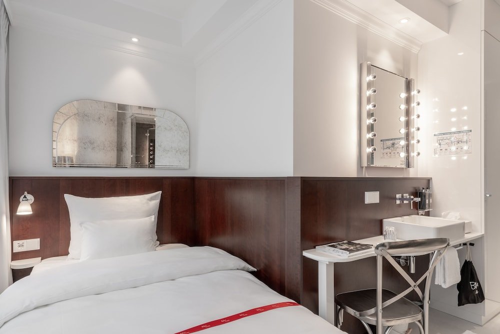 Фото Ruby Mimi Zurich