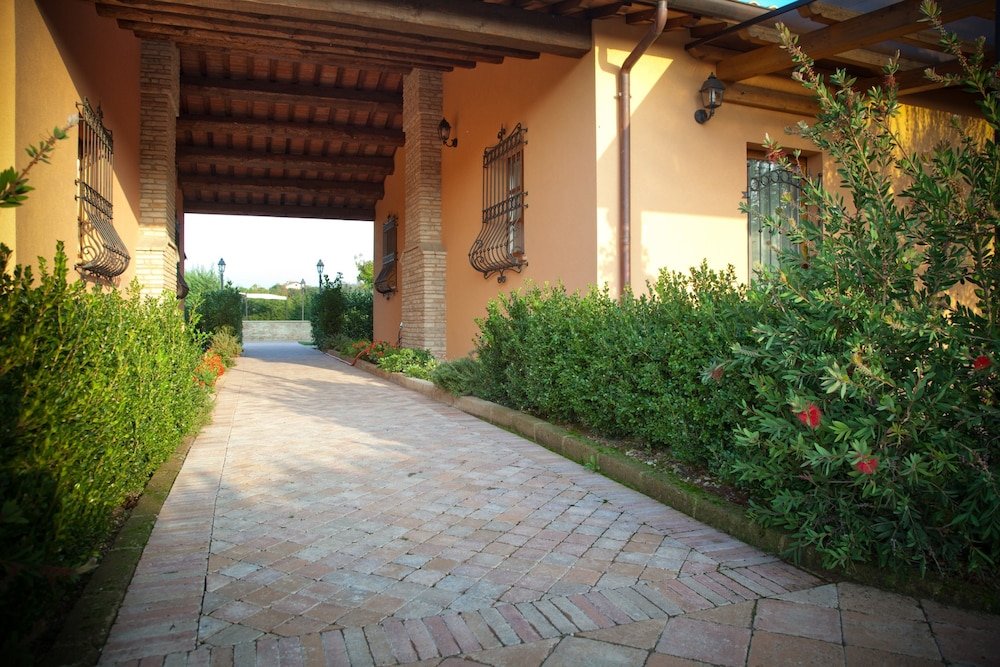 Фото Valle del Metauro Country House