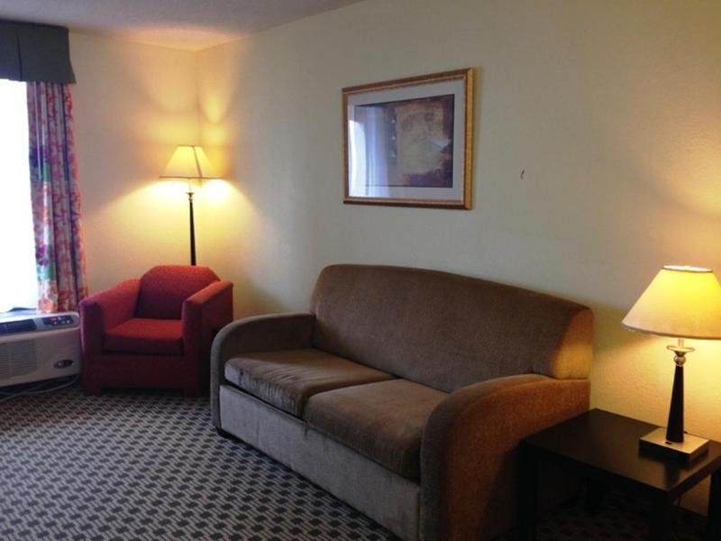 Фото Days Inn by Wyndham Irving Grapevine Dfw Airport North