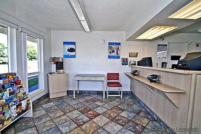 Фото Motel 6 Fresno, Ca - Blackstone South