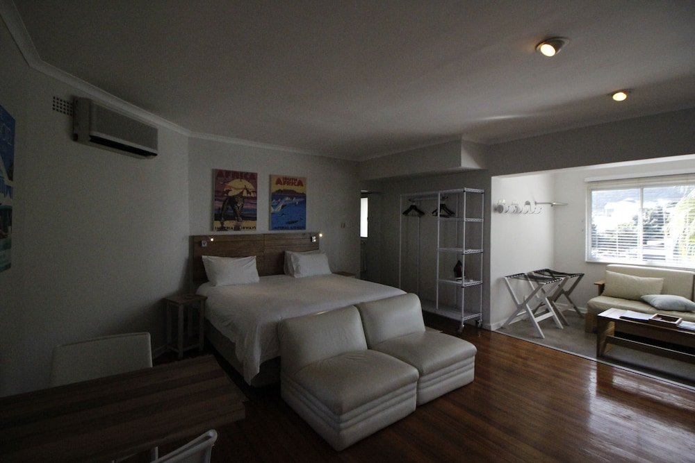 Фото Camps Bay Village