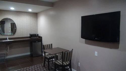 Фото Gardena Terrace Inn