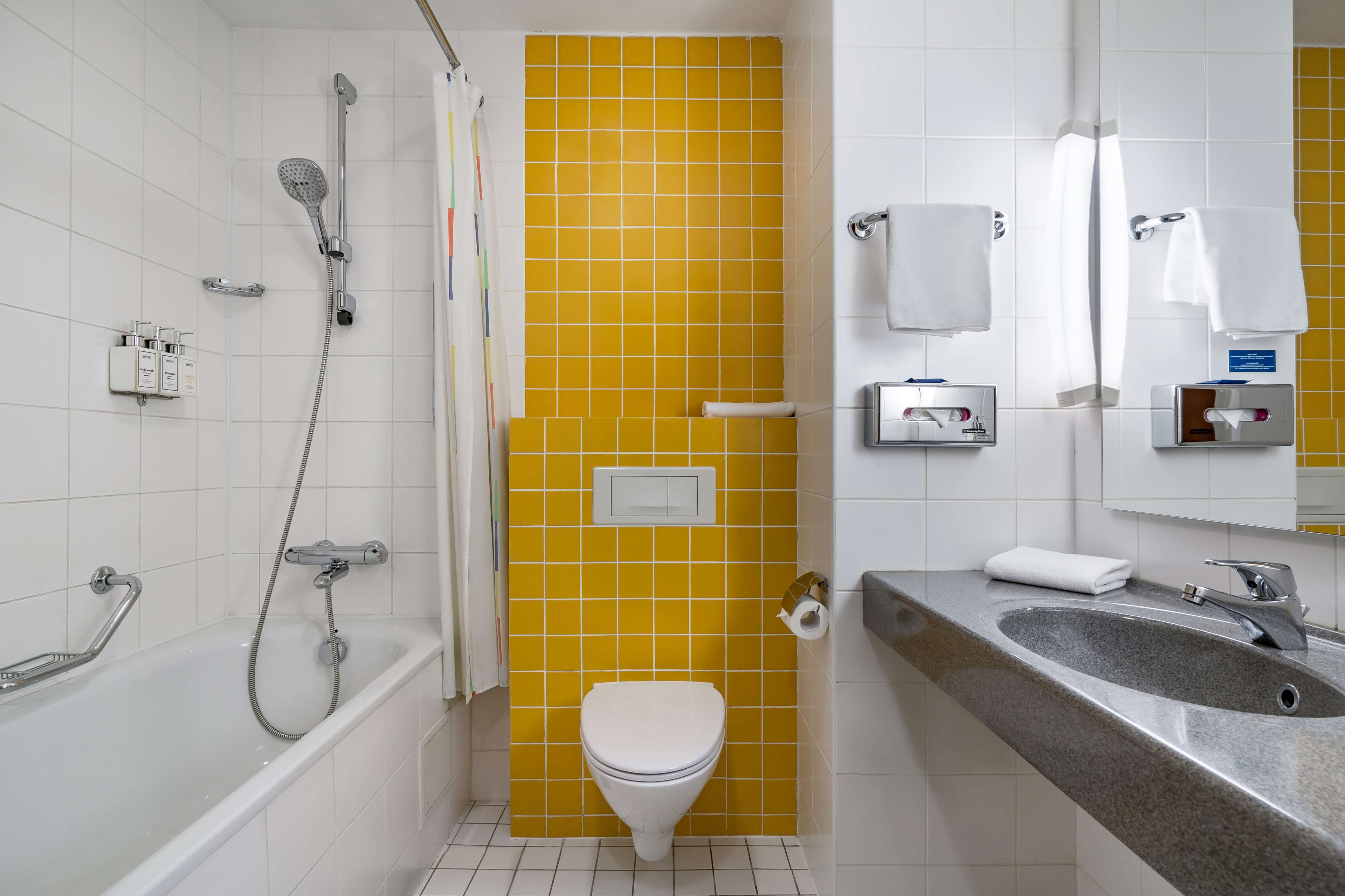 Фото Cosmos Ekaterinburg Hotel