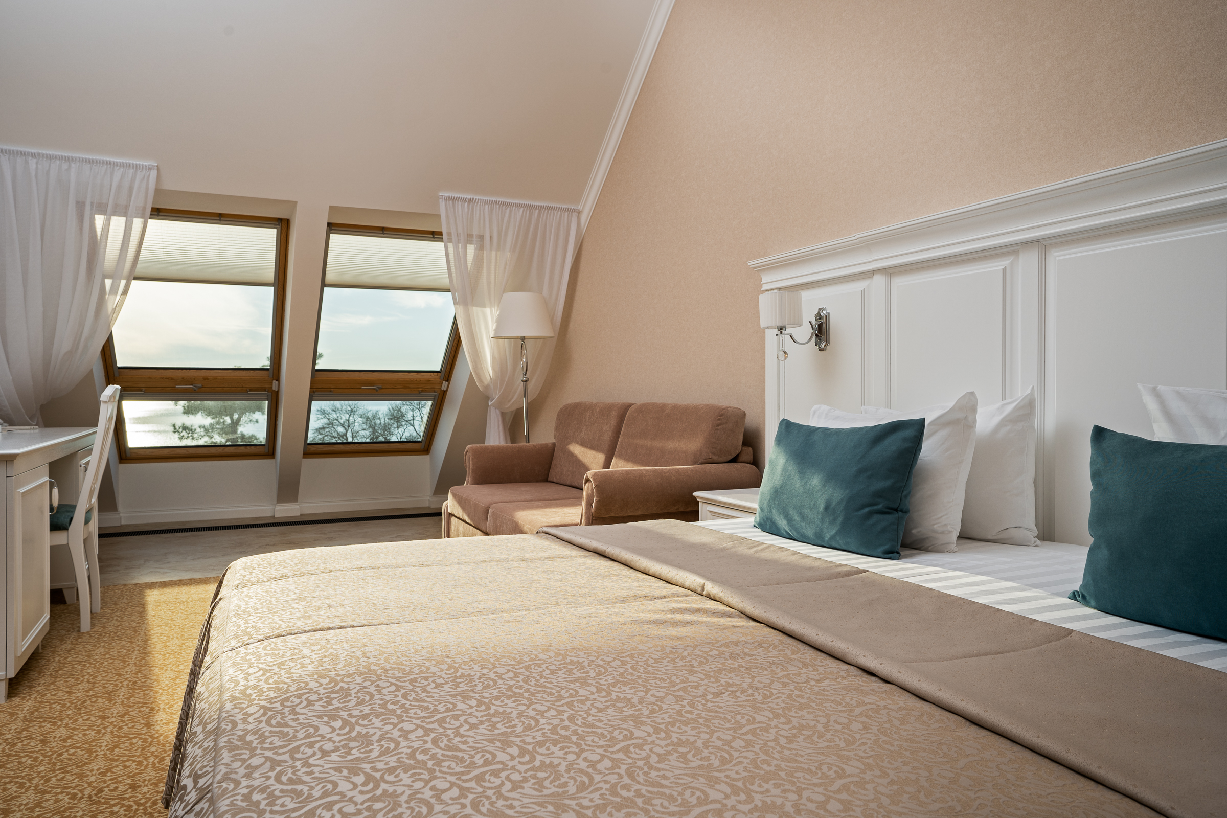 Фото Династия