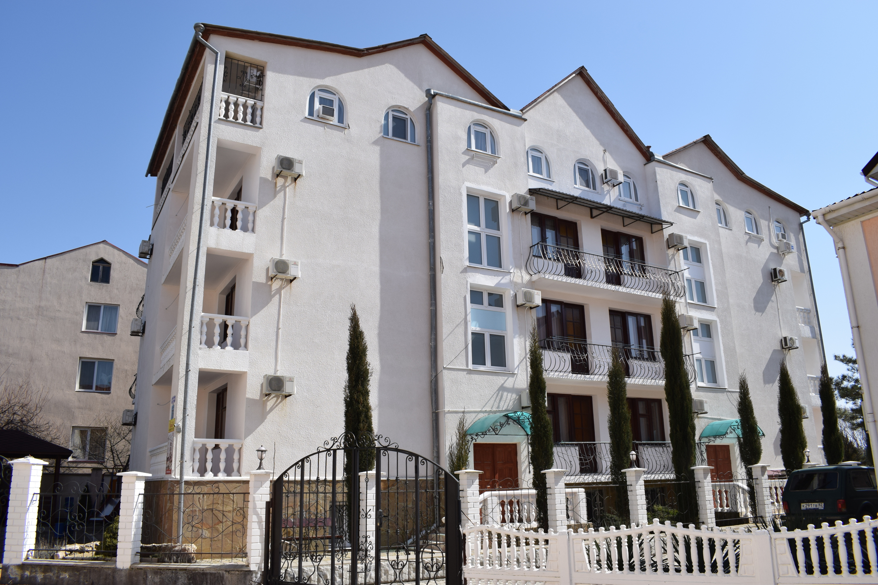 Фото отеля 1