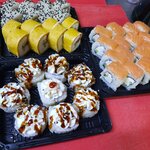 Dragon Roll (ulitsa imeni Geroya Sovetskogo Soyuza Vasilyeva, 46), sushi bar