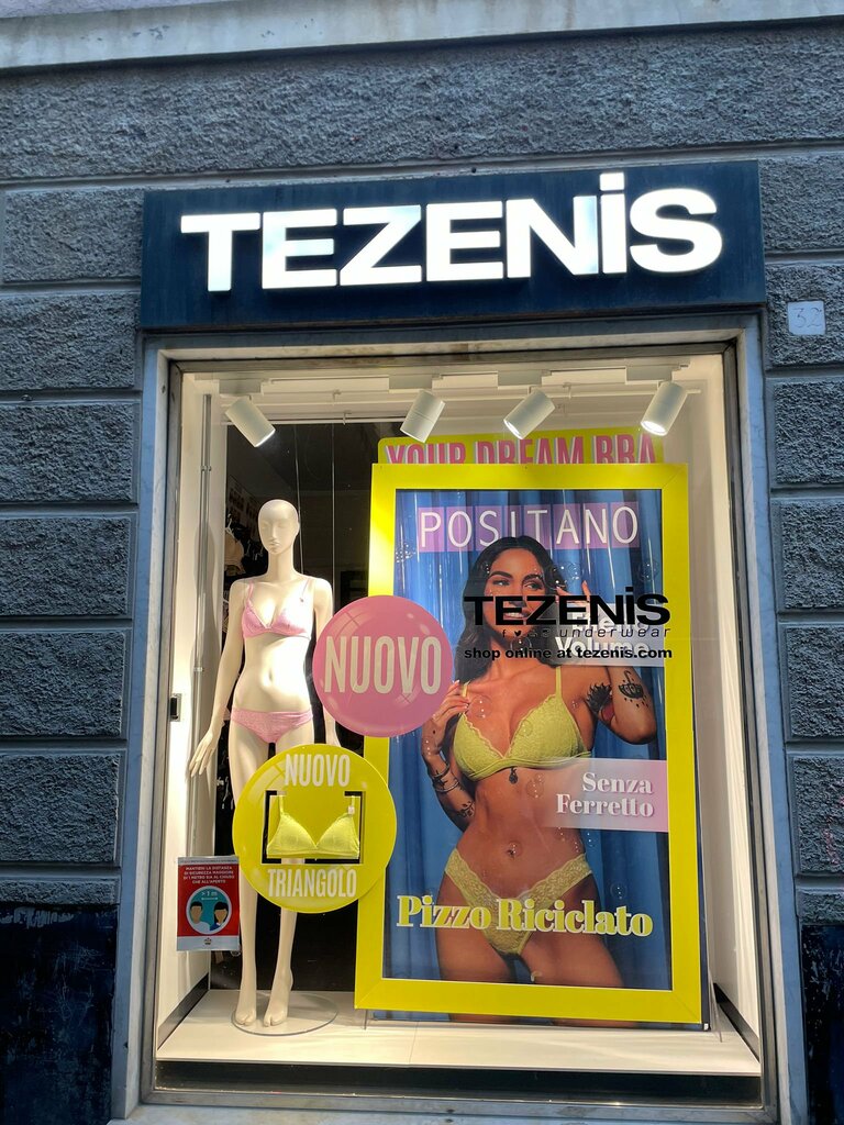 Clothing store Tezenis, Genoa, photo