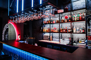 Cheers (Brest, vulica Kujbyshava, 13А) ، حانة، بار