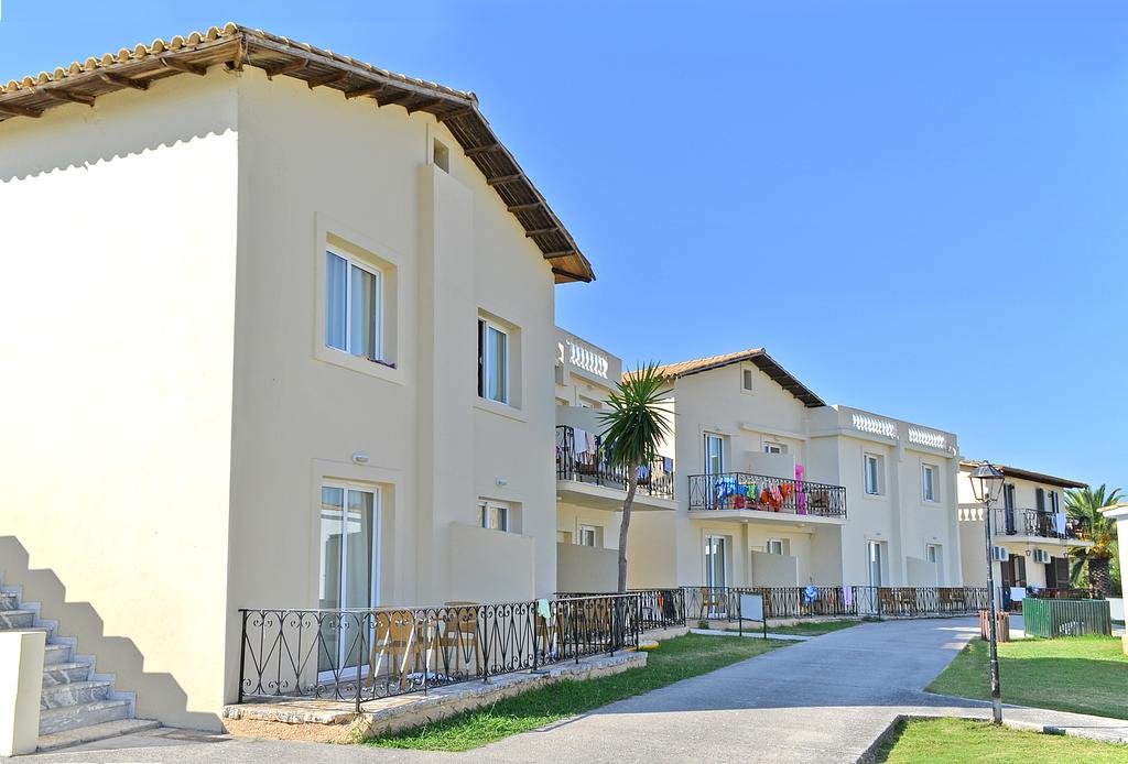 Фото Messonghi Beach Hotel