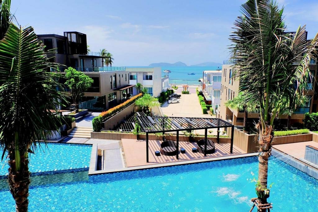 Short-term housing rental Studio Ocean front partial seaview/pool view, Phuket Province, photo
