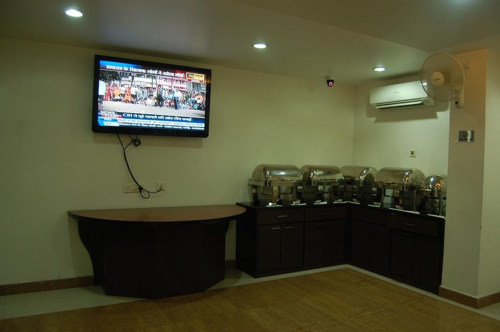 Фото Orchid Business Luxury Hotel