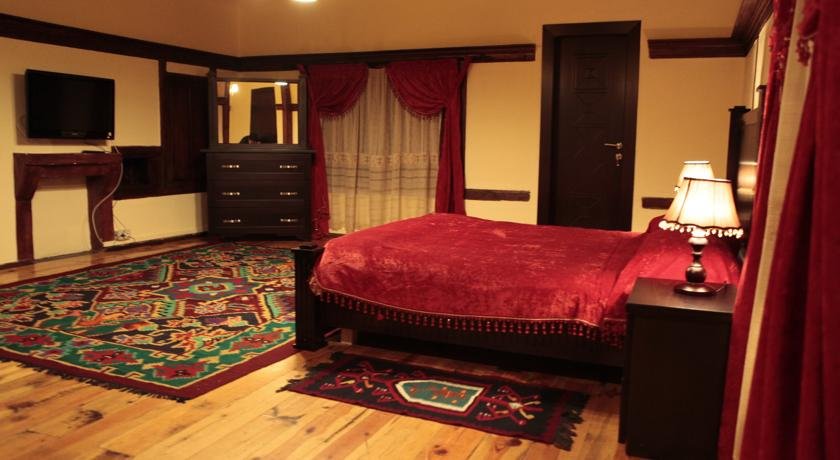 Фото Guest House Bujtina Leon