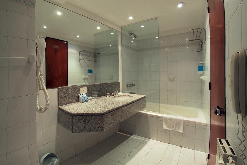 Фото Art Deco Hotel And Suites