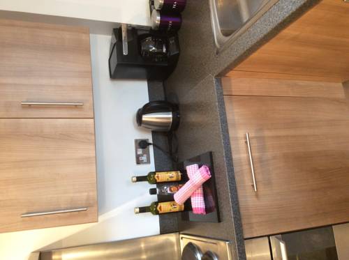 Фото Central Apartment by Cardiff Holiday Homes