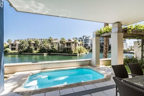Гостиница Mountain Marina Luxury Apartments в Кейптауне