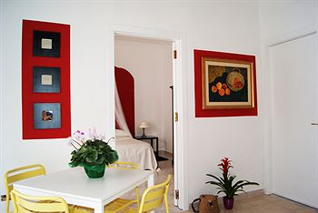 Фото BeeClaire Guest House