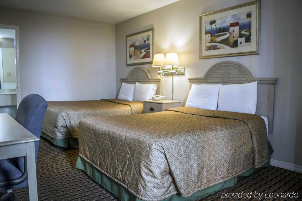 Фото Rodeway Inn