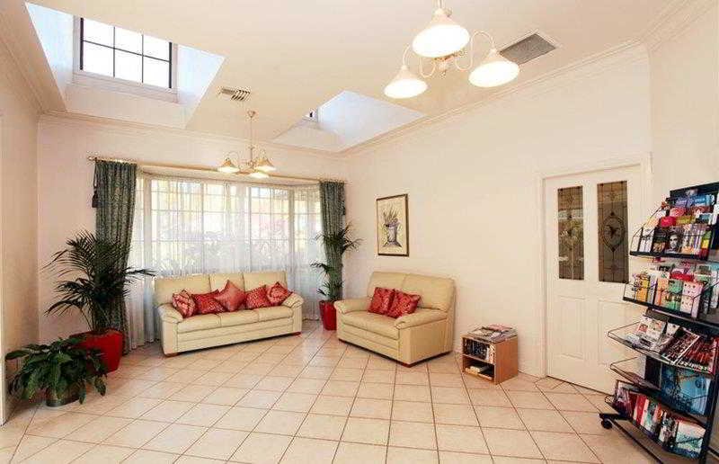 Фото Best Western Ambassador Motor Inn & Apartments