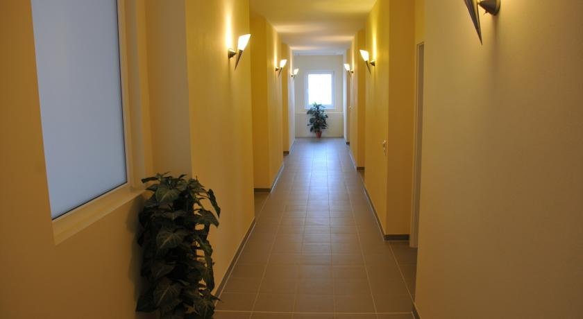 Фото Hotel Pension garni Schwerin-Unterkunft