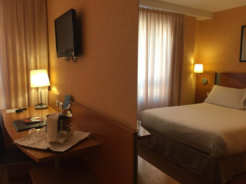 Фото Oca Villa de Avilés Hotel