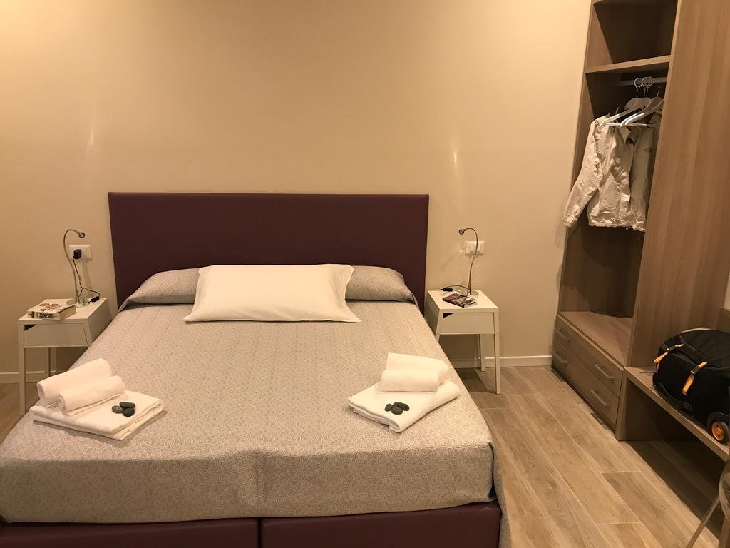 Фото Honey Rooms Ferrara