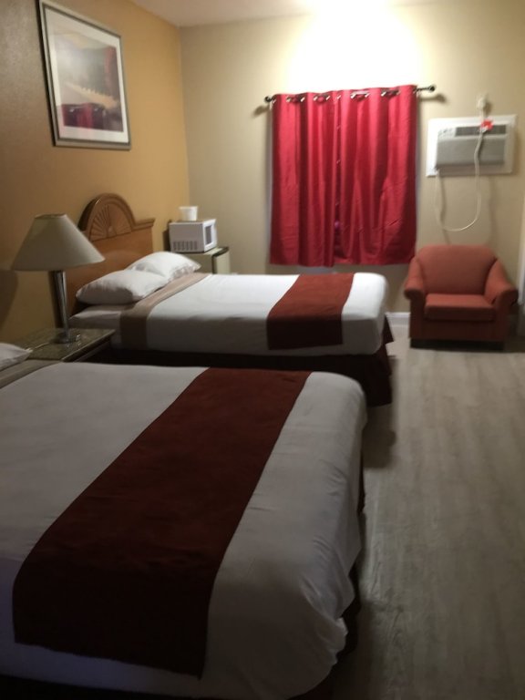 Фото El Cajon Inn & Suites