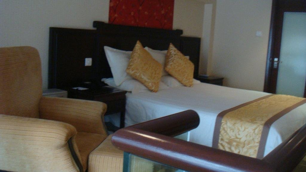 Фото Shanghai New-Westlake Hotel