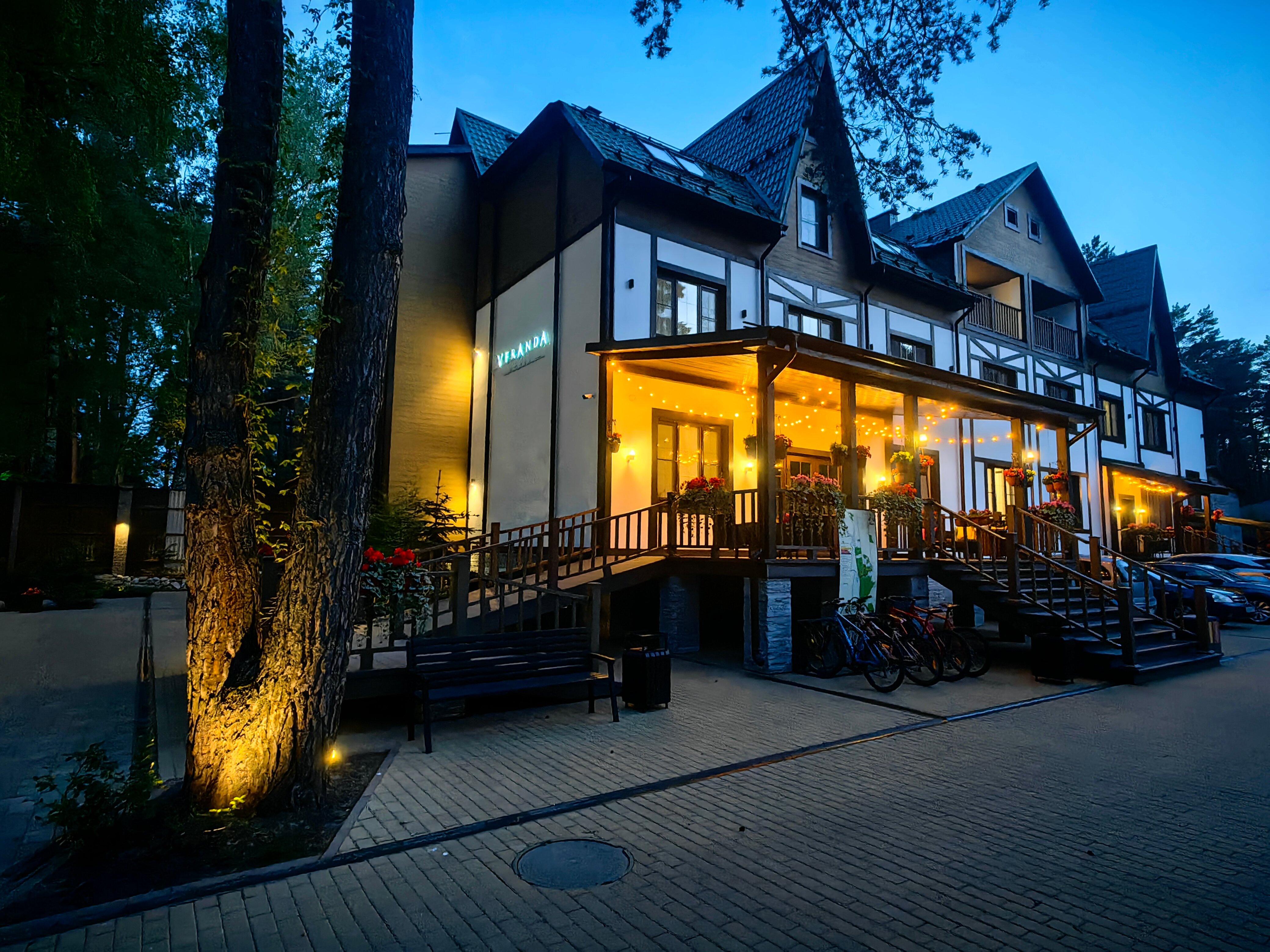 Фото отеля 2