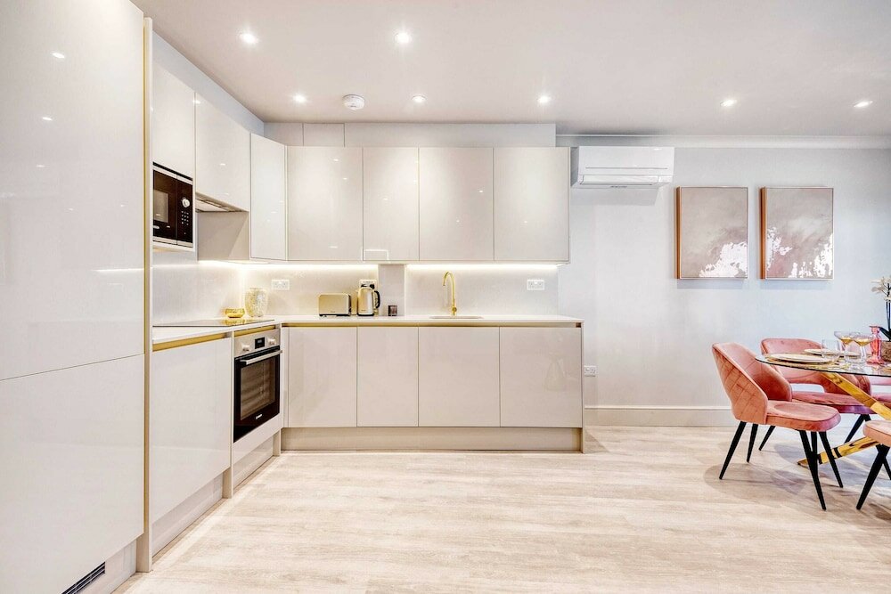 Фото Marble Arch Suite 3-hosted by Sweetstay