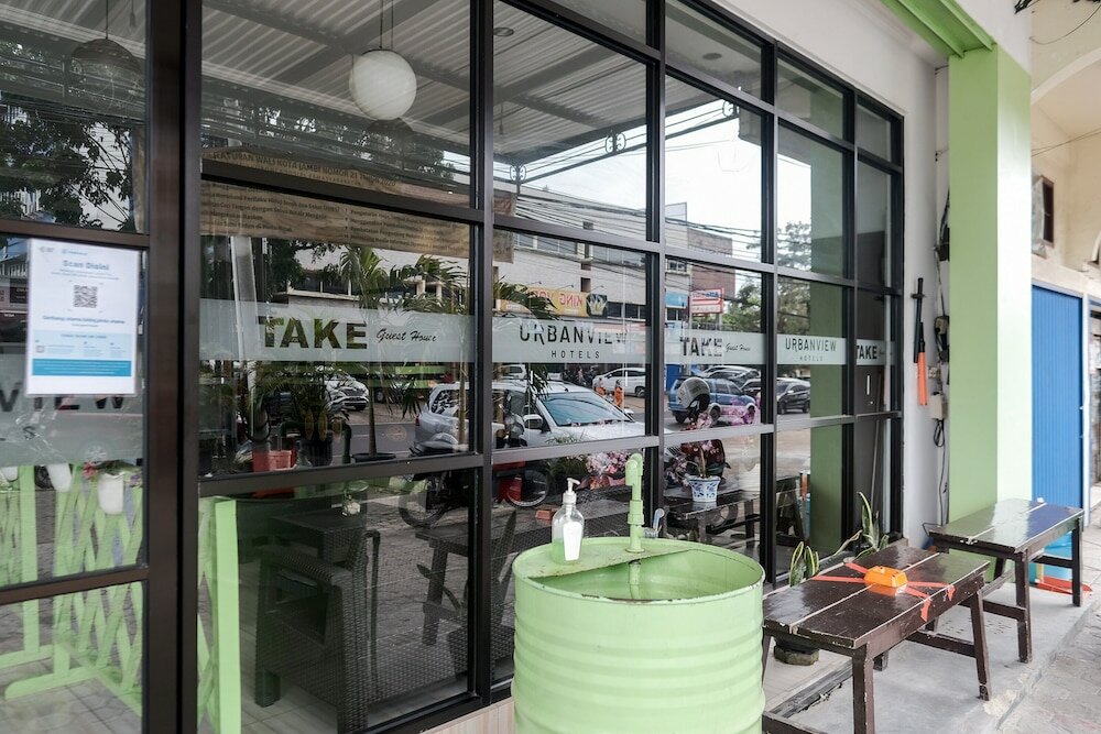 Фото Urbanview Hotel Ta Ke Jelutung Jambi
