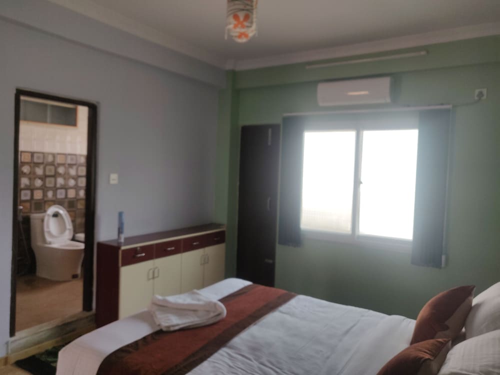 Фото Himalayan Hotel and Service Apartments