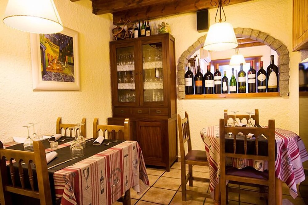 Фото Hostal El Bouquet