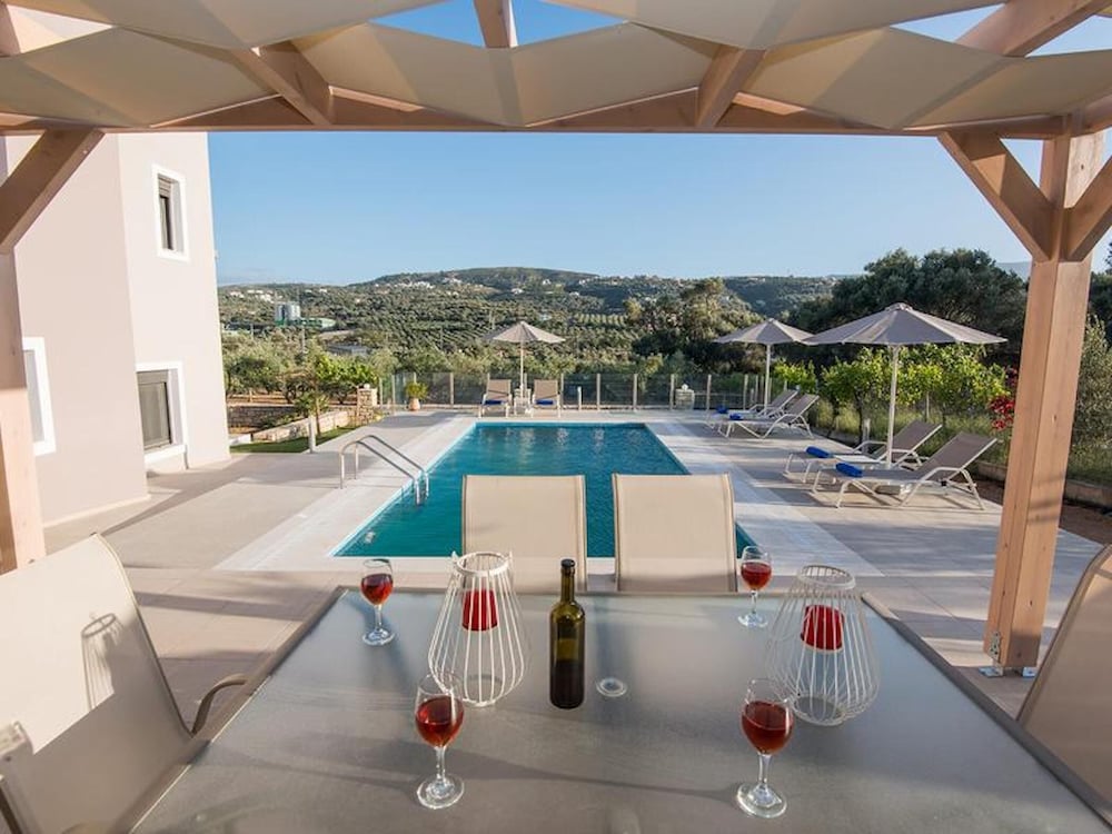 Фото Villa Kalli