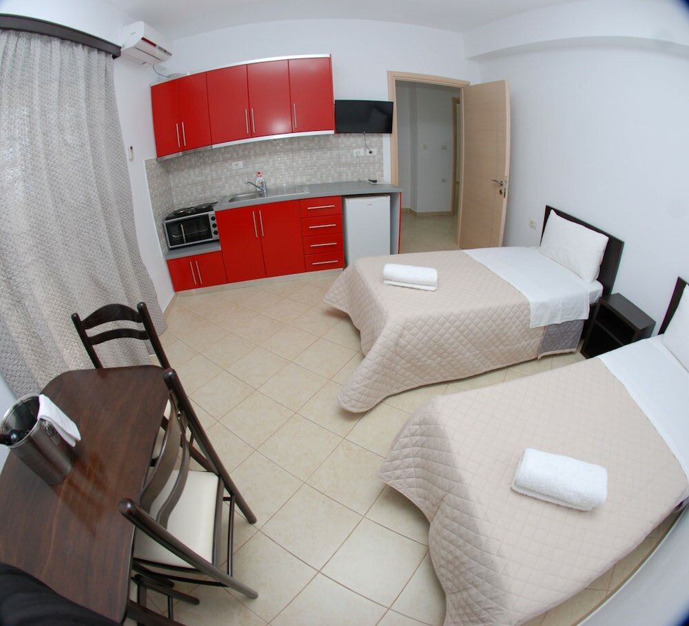 Фото Atlantis Hotel & Apartments