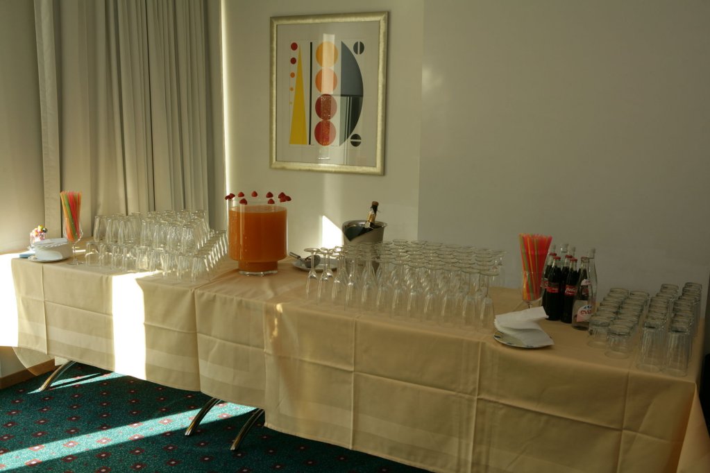 Фото Holiday Inn Express Geneva Airport by IHG