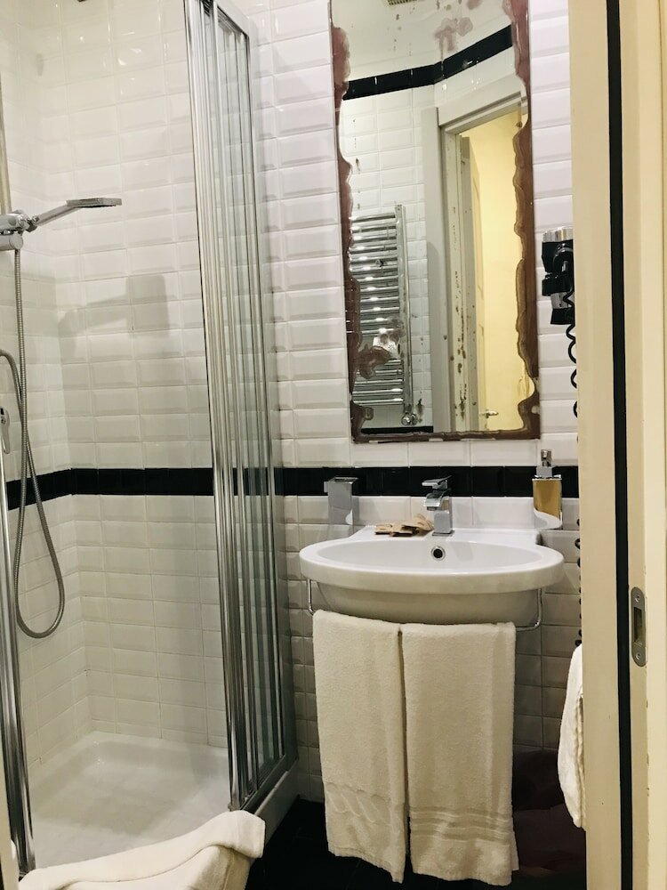 Фото Mdm Guesthouse