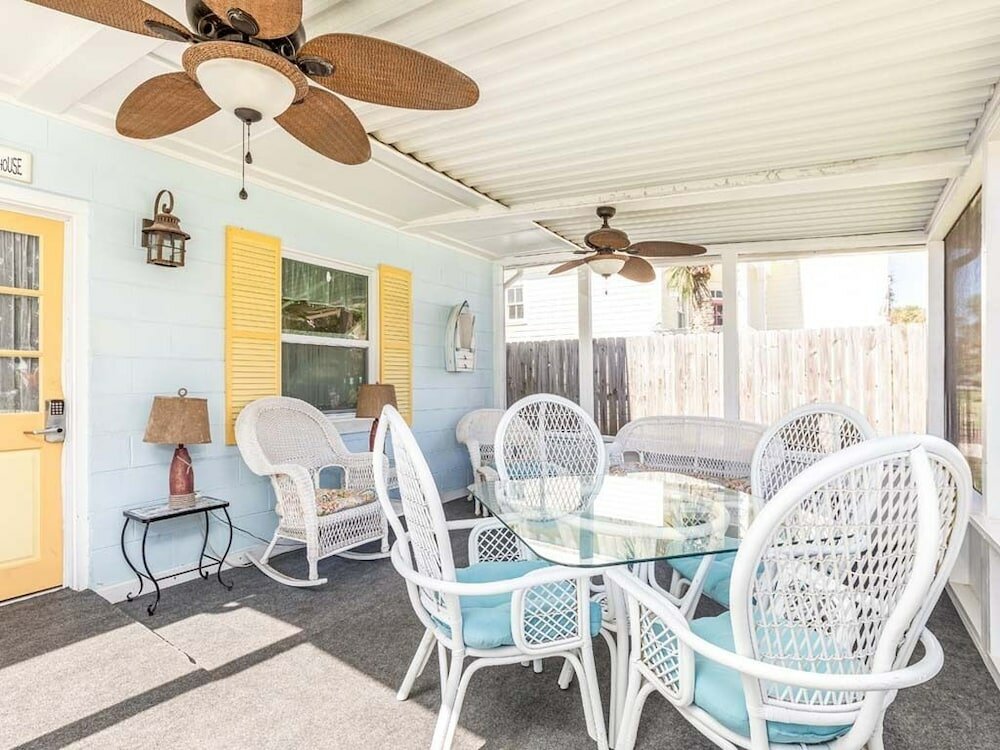 Фото Sisters in the Sand