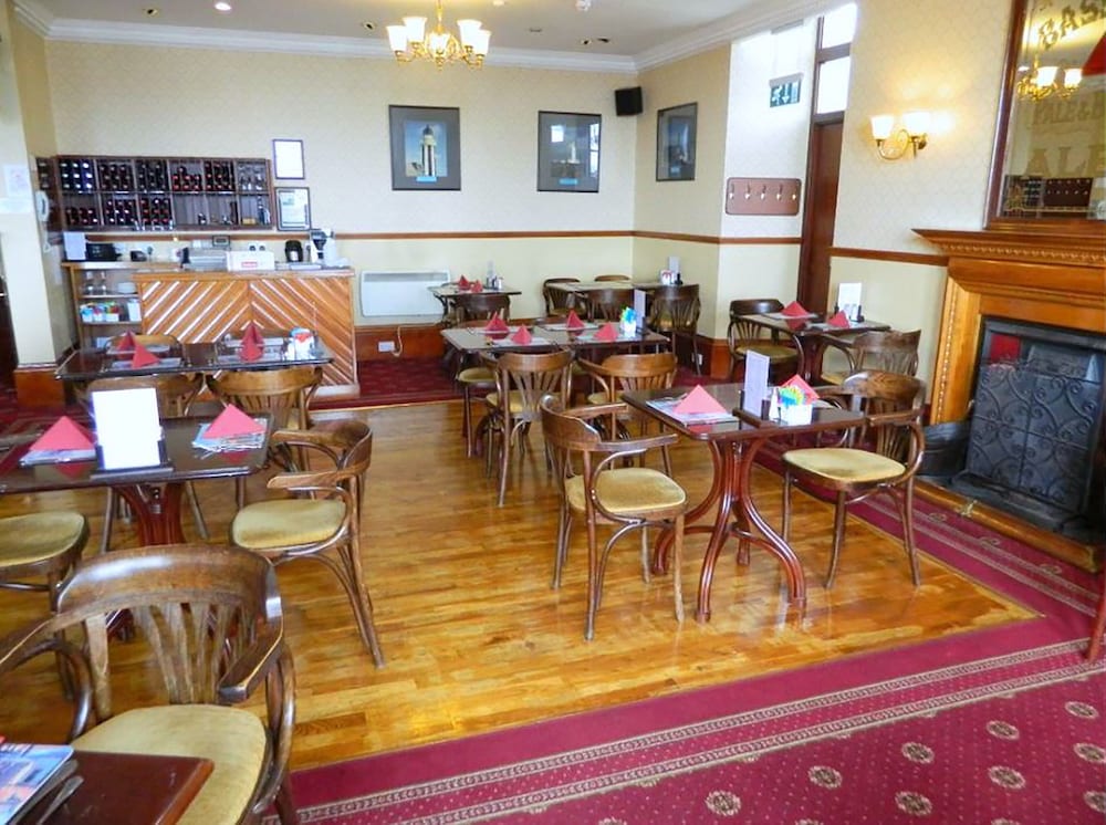 Фото Harbour Cottage