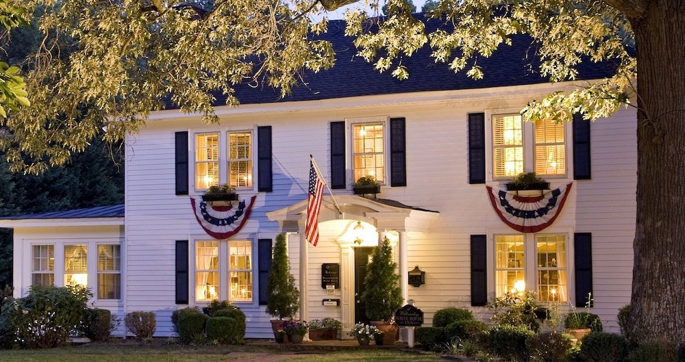 Фото A Williamsburg White House