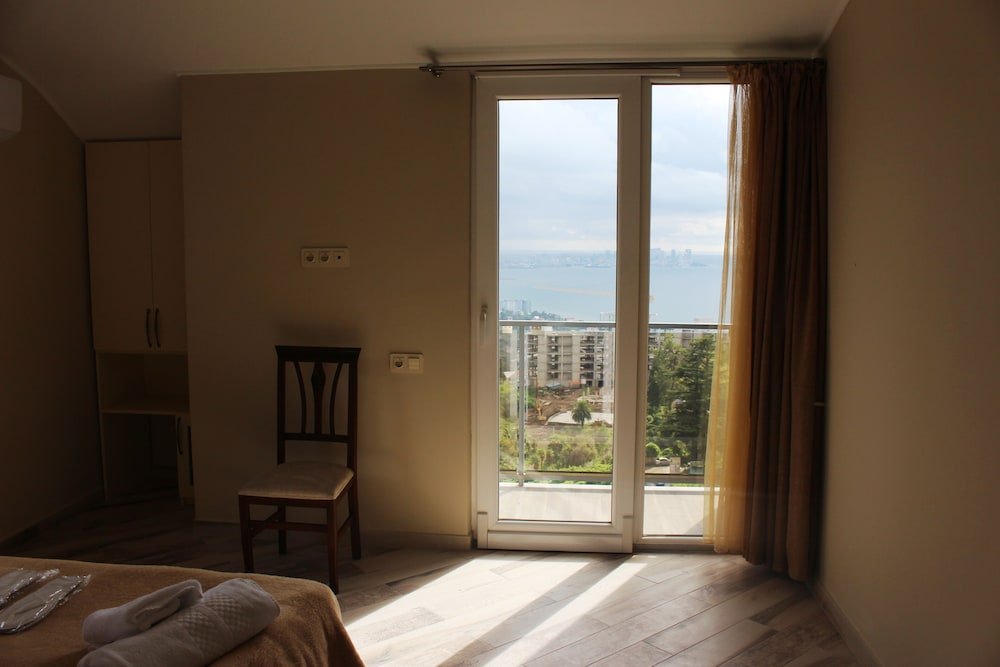 Фото Гостевой дом Holiday House Green Cape Batumi